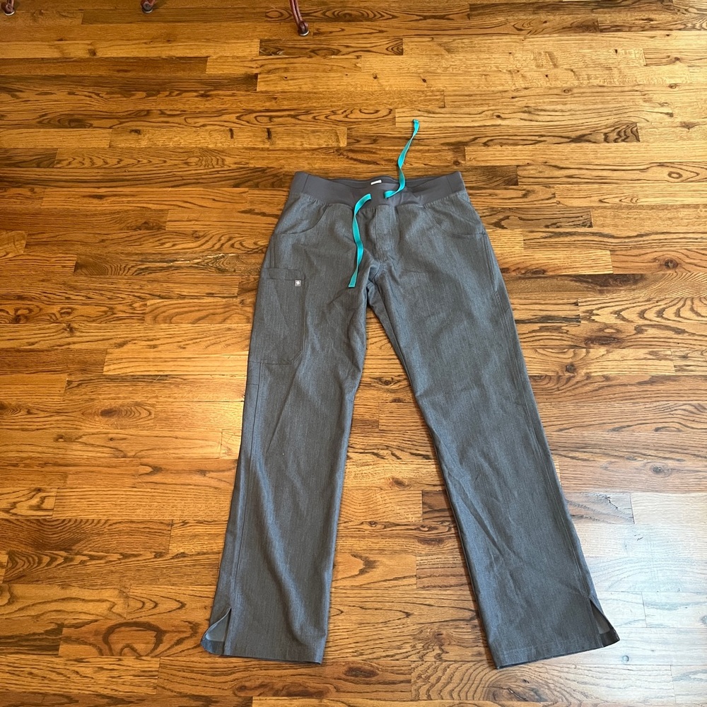 Figs grey scrub pants size small.